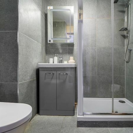 شقة Bnbnook - Soho & Regent'S Park - 1Br With Balcony لندن المظهر الخارجي الصورة